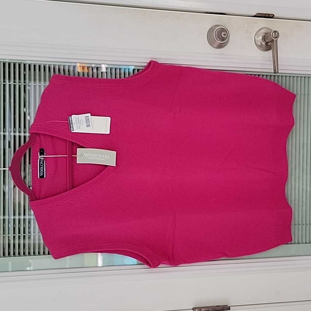 NWT Men's Pure Lambswool Slipover Vest Sz L Color Cerise Pink